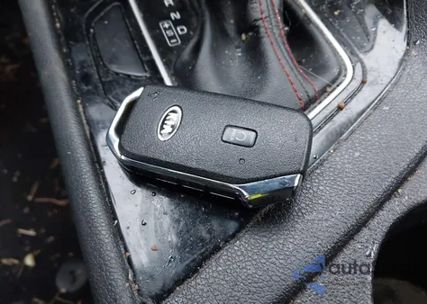 2021 Kia Niro Touring Special Edition z USA, uszkodzony, nr VIN KNDCC3LC4M5476952